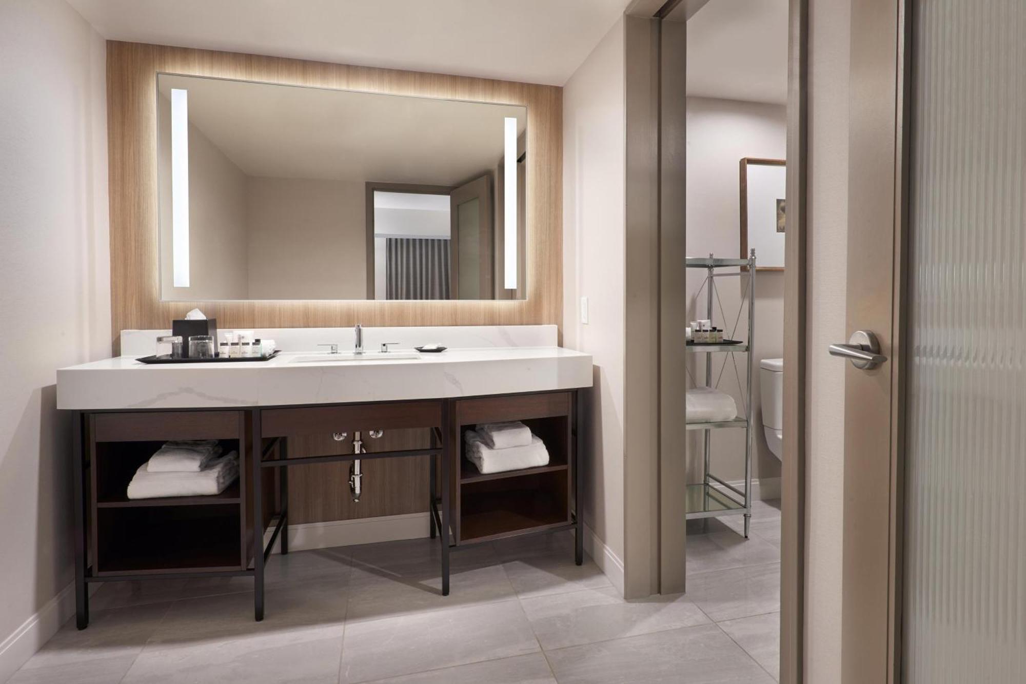 Le Centre Sheraton Montreal Hotel Экстерьер фото